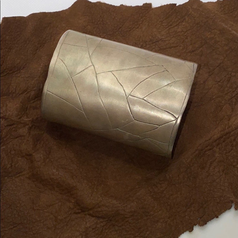 Bespoke ‘Ant’ by Paul Graves Sterling Cuff